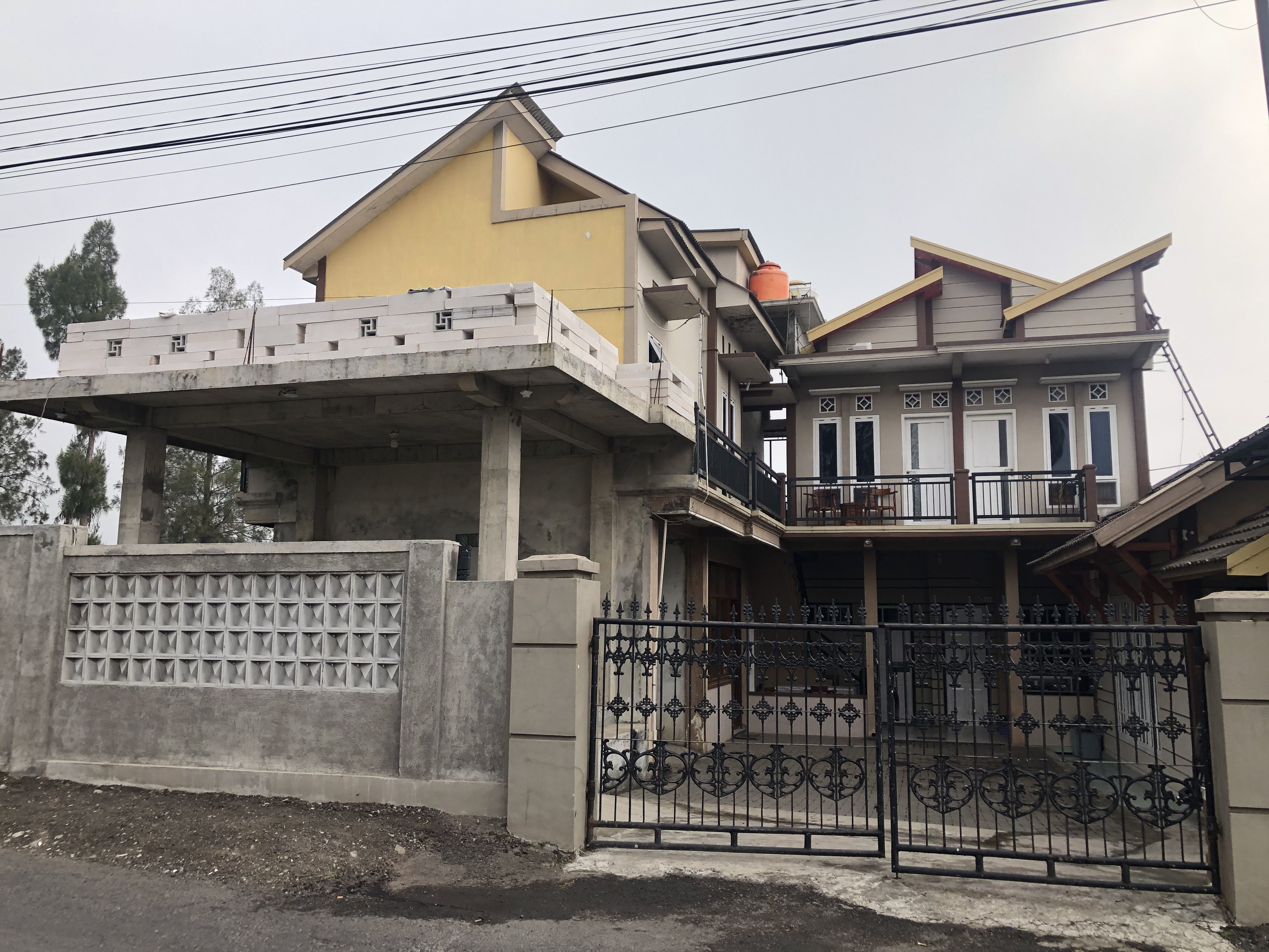 MUM HOMESTAY